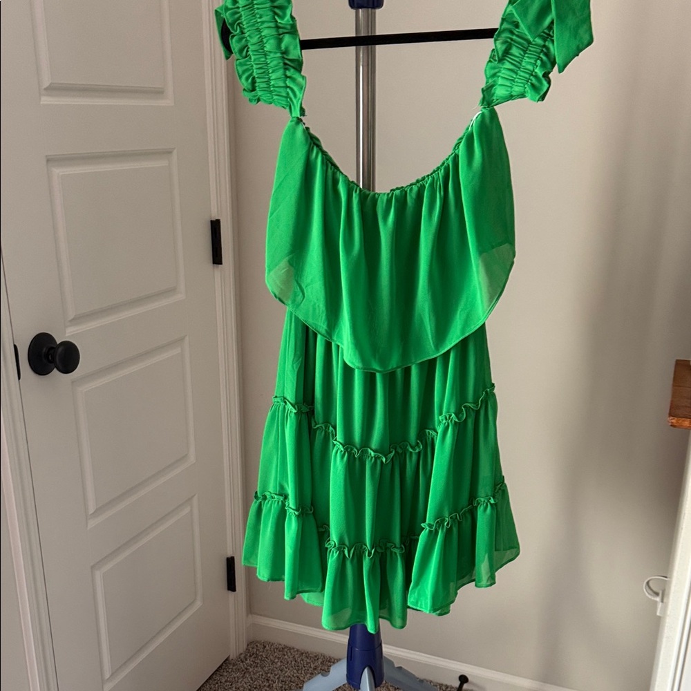 Lulu's Emerald Green Gathered Midi Dress